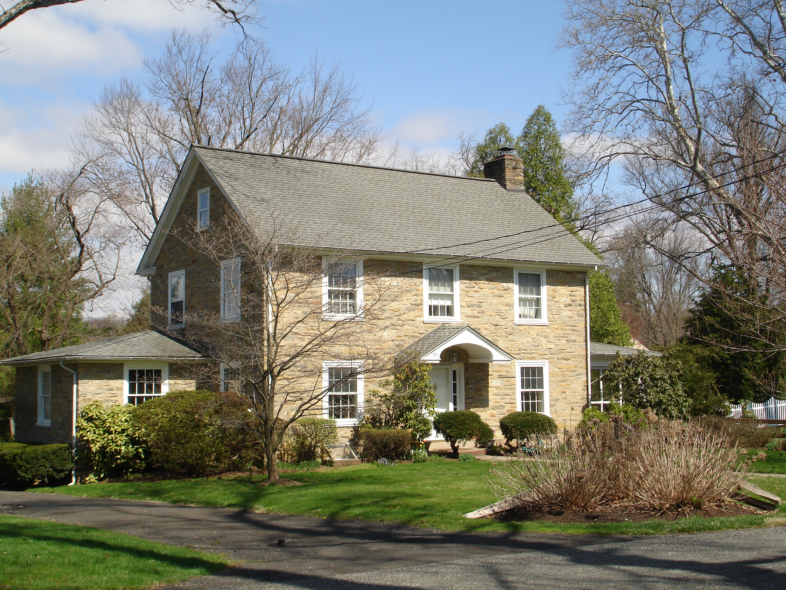 109 Lafayette Ave Oreland, PA 19075